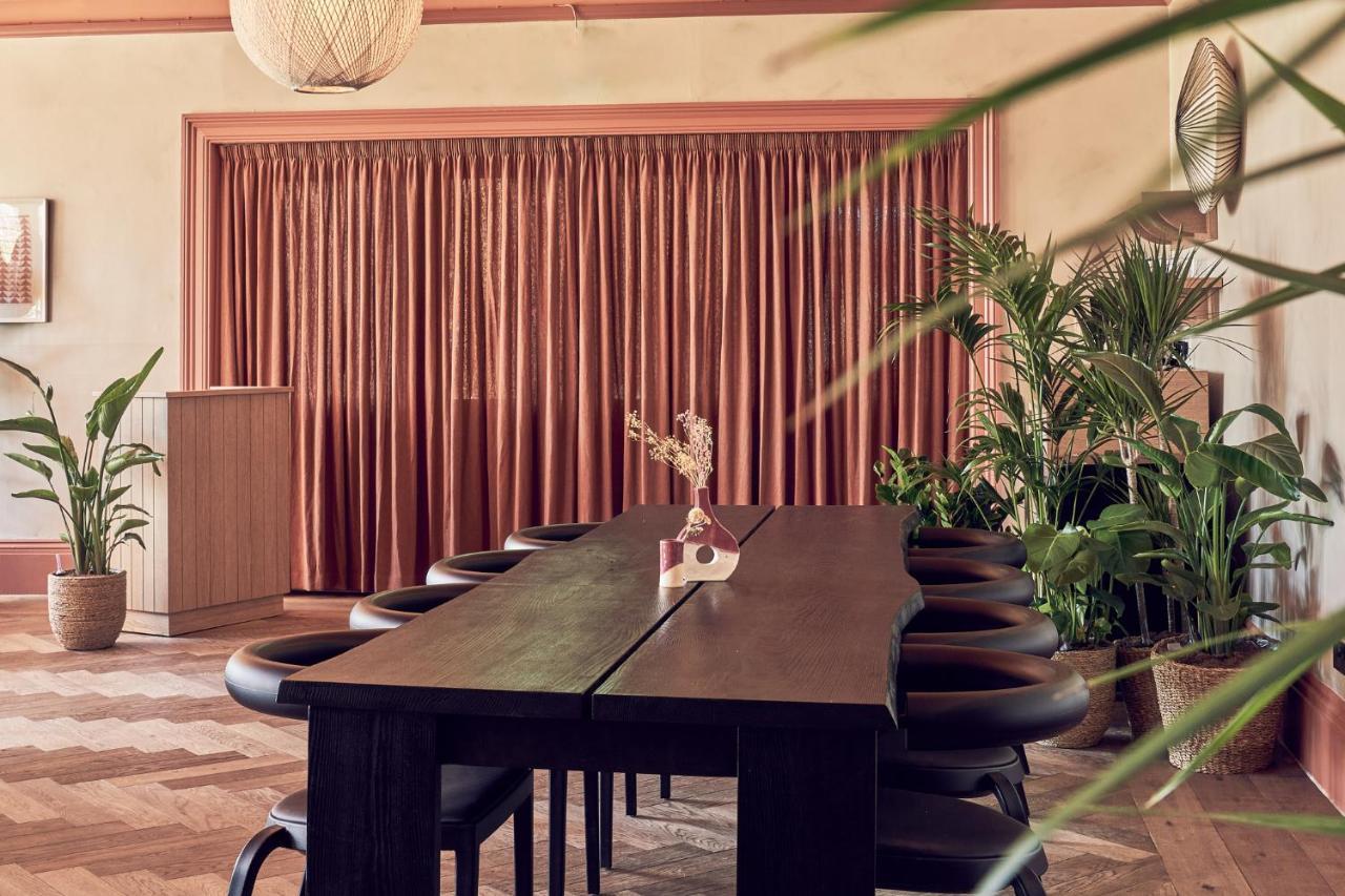 Birch Selsdon Hotel Кройдон Екстериор снимка