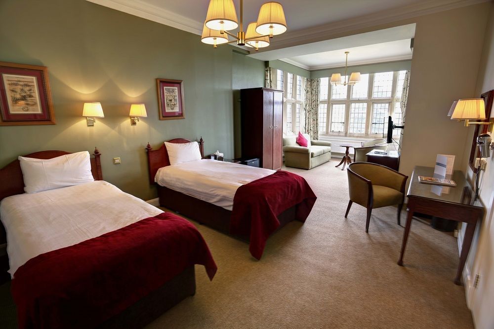 Birch Selsdon Hotel Кройдон Екстериор снимка