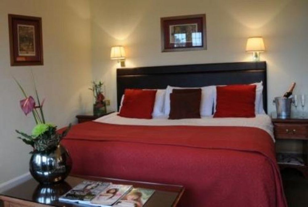 Birch Selsdon Hotel Кройдон Екстериор снимка